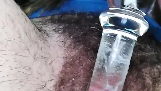 Пробуя новую стеклянную игрушку, я оставила все тесто