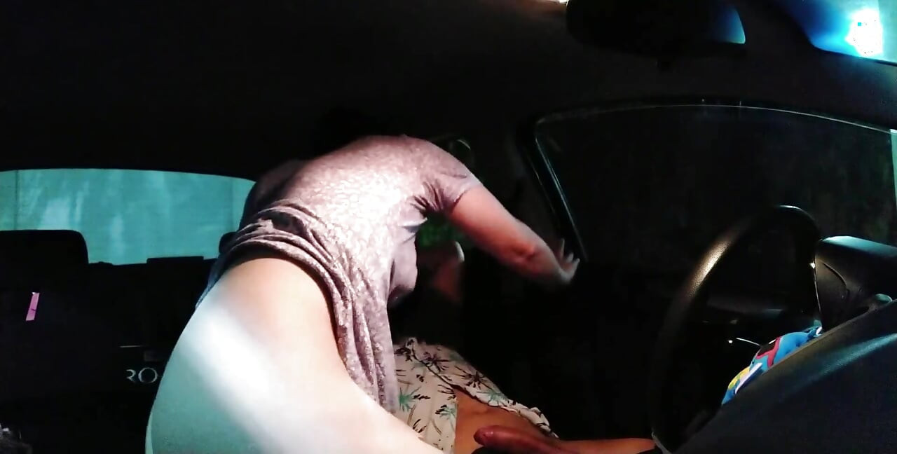 Rogonja - Moja žena mi šalje video kako jebem vozača Ubera