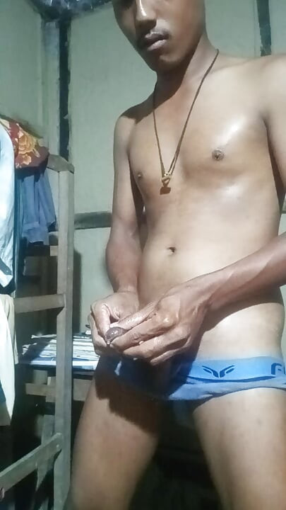 Desi hot young boy masturbation