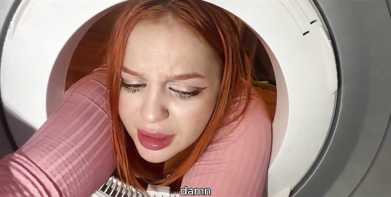 Üvey anne çamaşır makinesine sıkıştı ve üvey oğlu amına büyük yarak sokuyor: s1e12