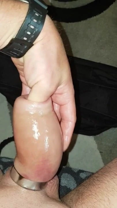 Masturbe my big saline cock