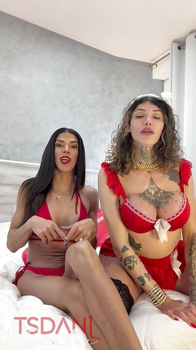 Οι Βραζιλιάνες τρανς πορνοστάρ Sabrina Prezotte και Daniela Santos τα βγάζουν πέρα.