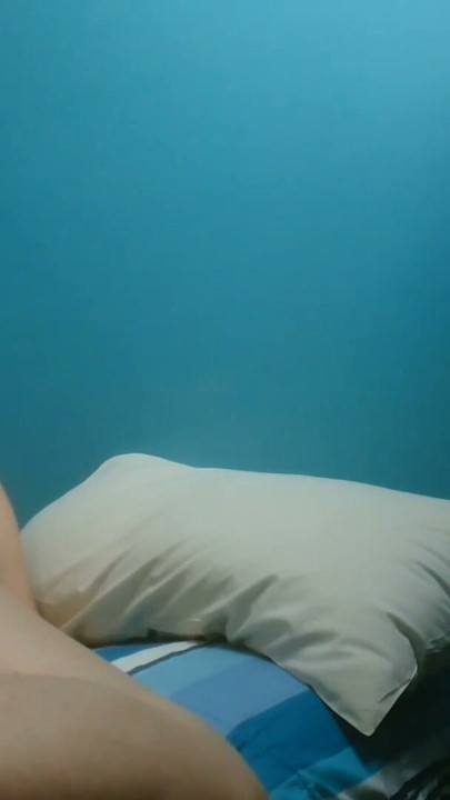 Mom has hskaing orgasm pillow humping | Clip 1