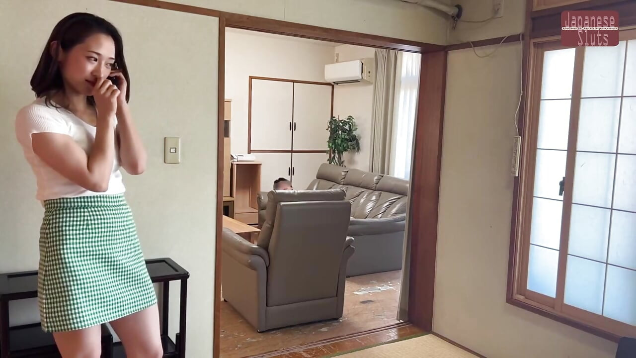 4 Amateur Housewives - Secret Daytime Affairs and Illicit Married Passion - 2