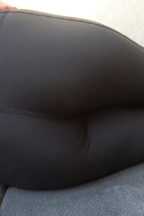 Muncrat cepat di leggins pagi ini