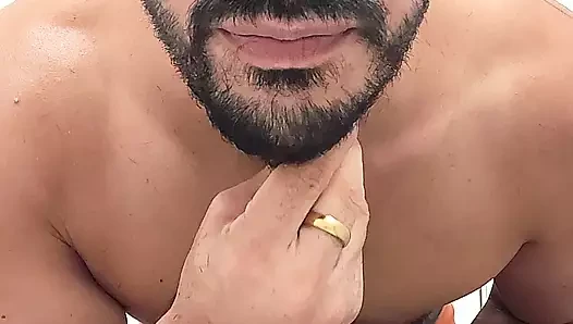 Mujhe bal katvane aur lnd chusaee ki jaroorat hai?