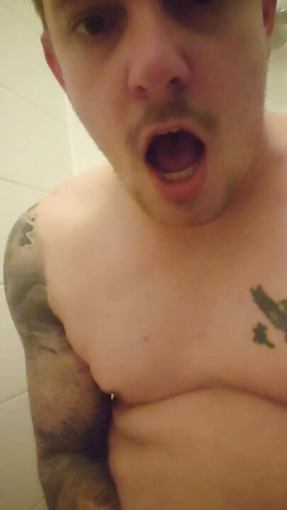 Man pleasures himself with dildo in his ass