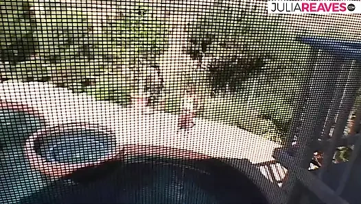 Gadis-gadis hot saling ngentot pakai dildo ukuran raksasa pakai strap-on