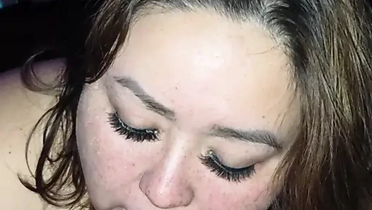 Жена играет с собой, сосет хуй