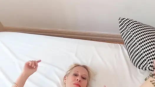 Beautiful Blonde Mature Wife Enjoys Sex in Anklets