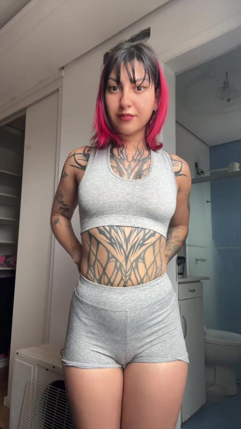 A little tease before hitting the gym