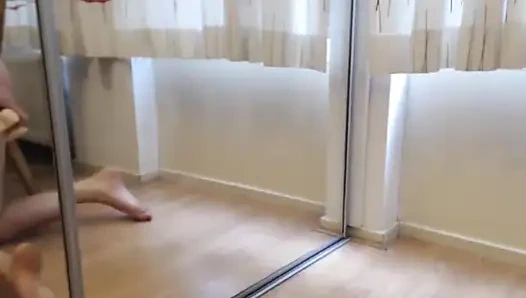 Morror'a karşı dildoma biniyorum