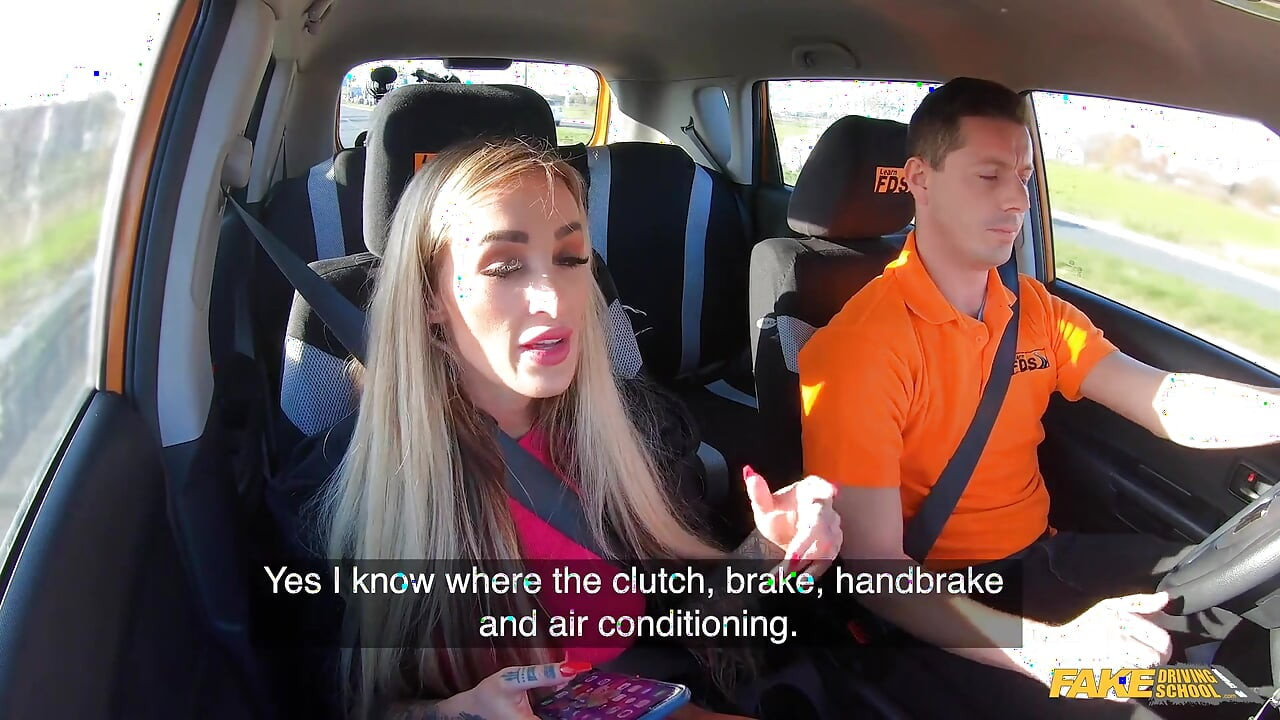 Fake driving college - daisy lee beweist, blowjob-unterricht ist mehr spaß als fahren