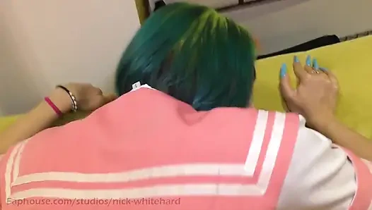 Saya bertemu dengan seorang gadis pelangi di jalan