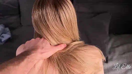 „Kannst du die Miete nicht zahlen?“ – Stiefbruder nimmt stattdessen die enge Fotze seiner Stiefschwester (Creampie)