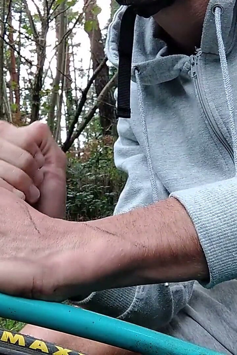 My Bicycle Wheel Punctured and I Ended up Giving the Inflator a Great Blowjob! Stranger Saw Me
