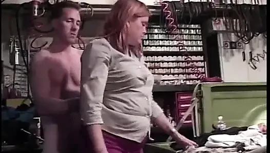 Si rambut merah dewasa montok tahu cara mengisap kontol panjang