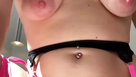 I like to have fun with my pussy