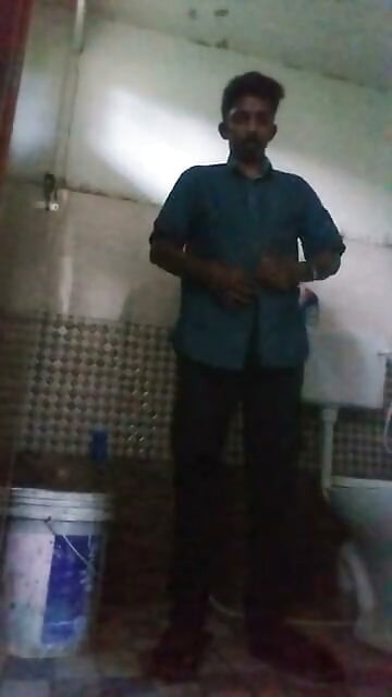 Headmaster Shithin কর্মস্থলে মদ্যপান