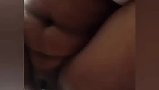 Красивая школьница дези занимается сексом, местный хинди аудио XXXX, дези местная деревенская девушка, тугая киска хинди трахается с большим черным членом падчерицы, MMS AI