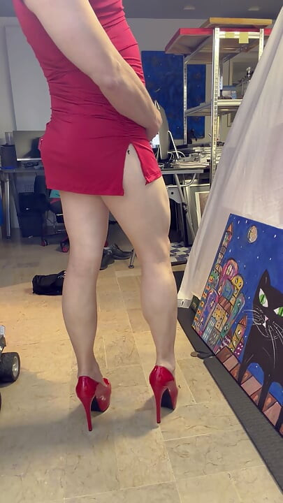 Beautiful Legs Slut Fucks In Heels