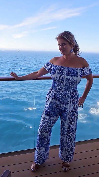 MATURE BIG TIT Cruise Ship ONLYFAN Clips Leaks and Voyeur Peaks