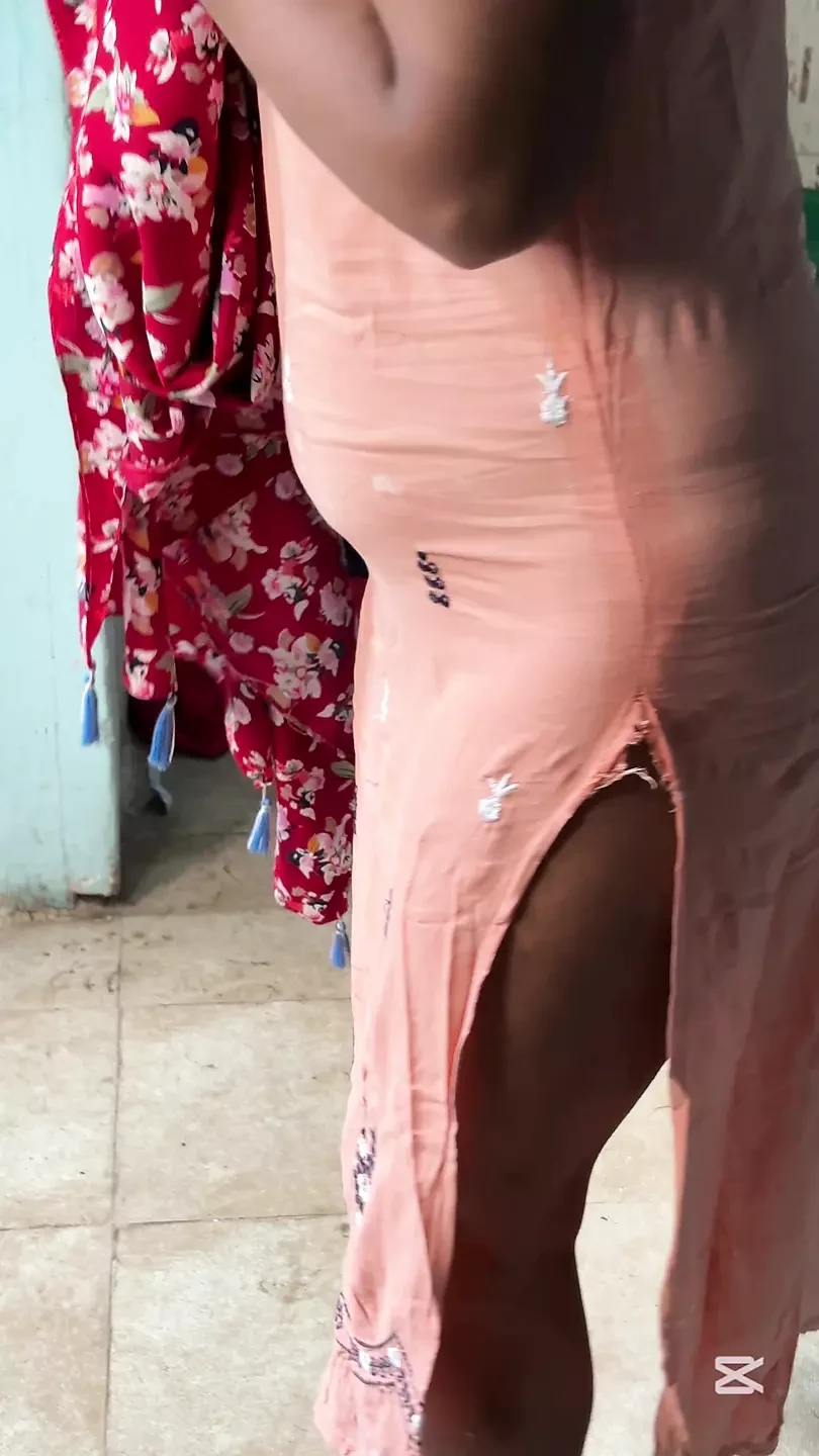 Bhabhi Ne BF Ke Paas Boobs Ko Masal Ke Batha