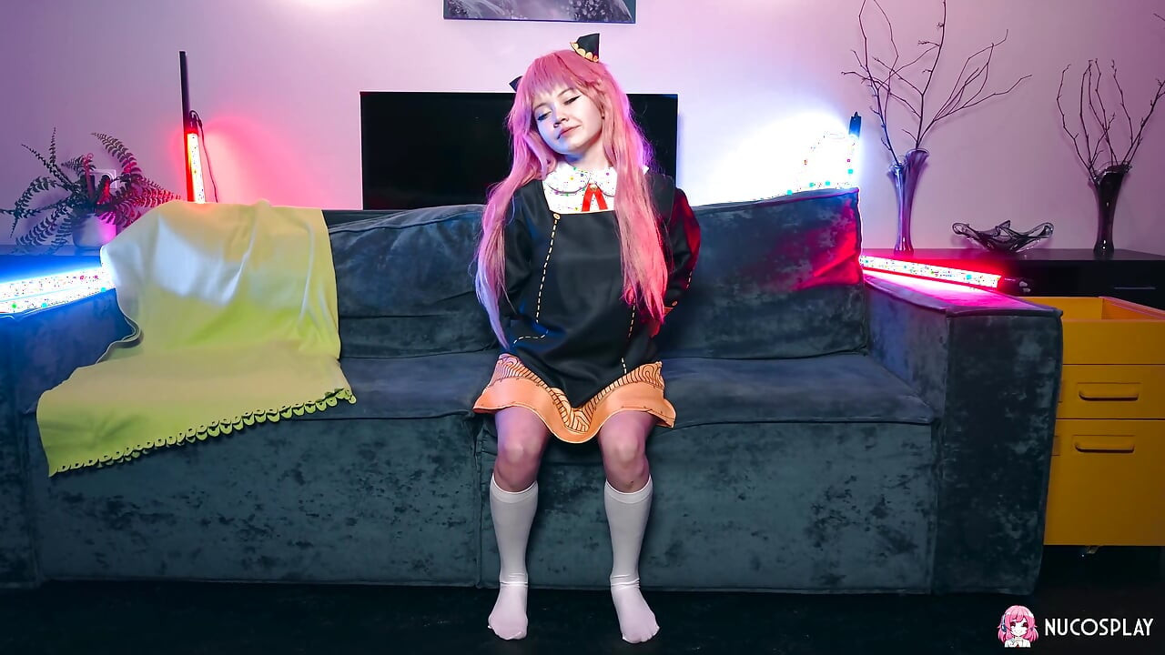 Η Foxy χαριτωμένη πουτάνα Anime Rebecca Nikson δίνει στον εαυτό της οργασμό με δονητή