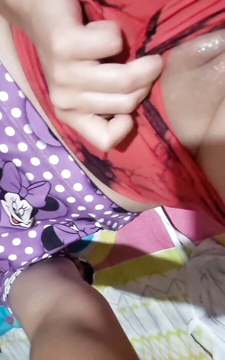 Do You Want to See the Ass of This 19-year-old Colombian Girl?