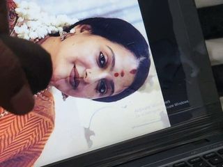 Сперма на лицо на все еще молодой сучке Seetha Actress