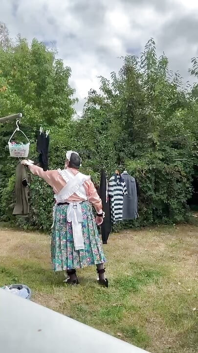 U vintage odjeći sobarice za jedan dan