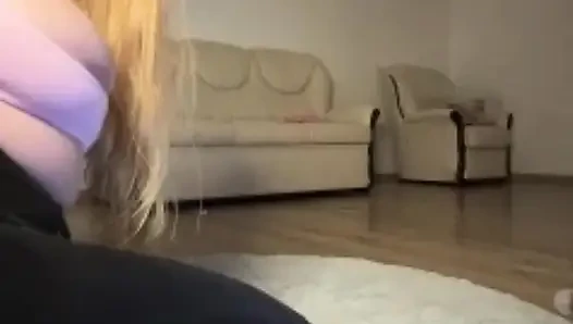 Jucielussie anal fingering doggy in tight jeans