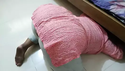 Gujarati Sexy Saas gets stuck under the table while cleaning, then Damad comes & Help her - Huge Ass Fucking & cummed