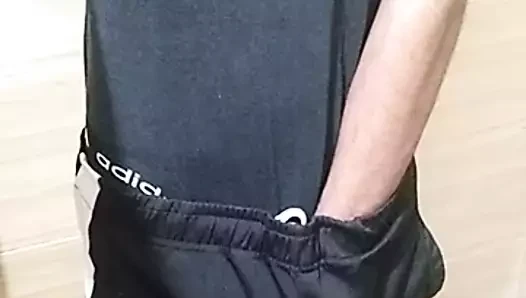 Banyoda genç çocuk