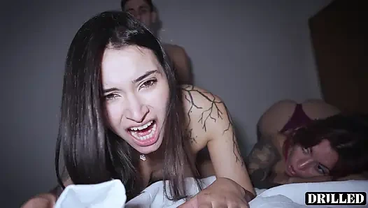 Bir yabancıyla sikişmeyi merak etti