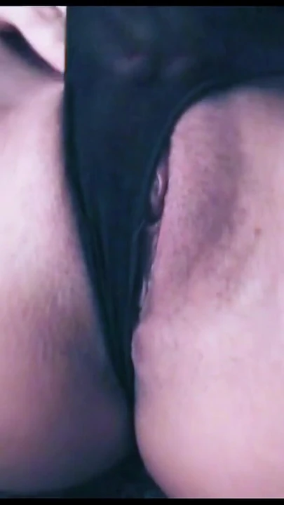 Kihagyhatatlan pillanat a "Real German Table Dance Club POV Blowjob with Hot Stripper" című filmből