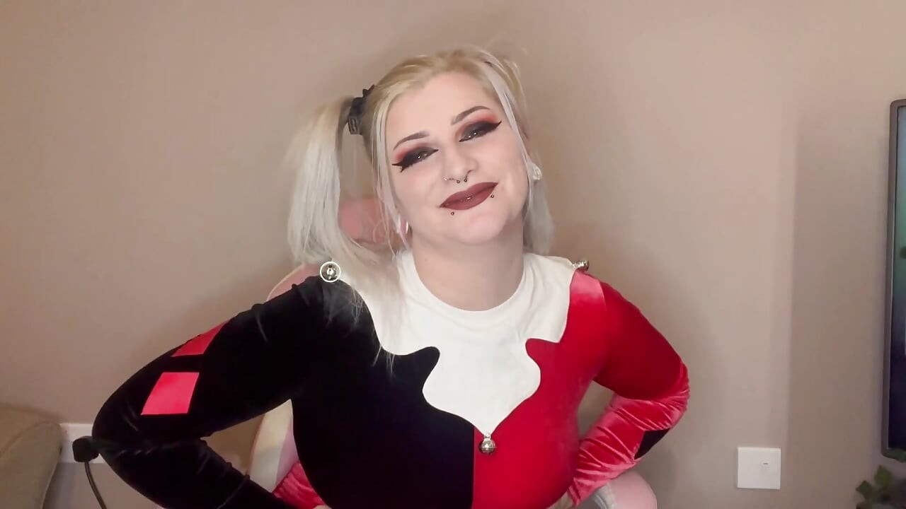 Intenta no eructar desafío Harley Quinn cosplay