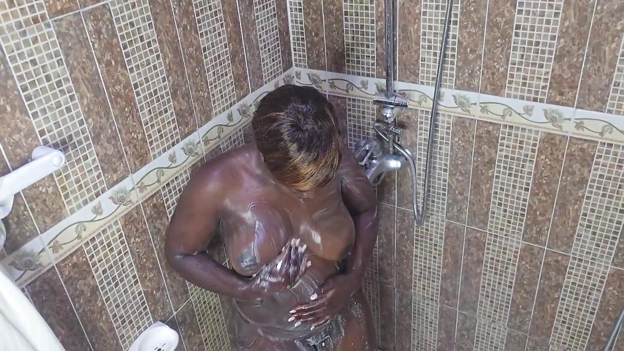AFRICAN SOLO GRANNY MASTURABTE HER PERFECT PUSSY FULL VIDEO