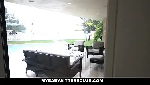 Der geile babysitter Jojo Kiss braucht mehr Übungen zum lutschen von schwänzen