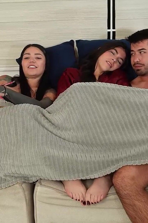 We Take Advantage of the Fact That My Girlfriend Is Going to Fuck My Stepsister-in-law