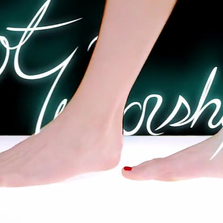 Saiz 8 1/2: Maitresse Madeline dikongkek!