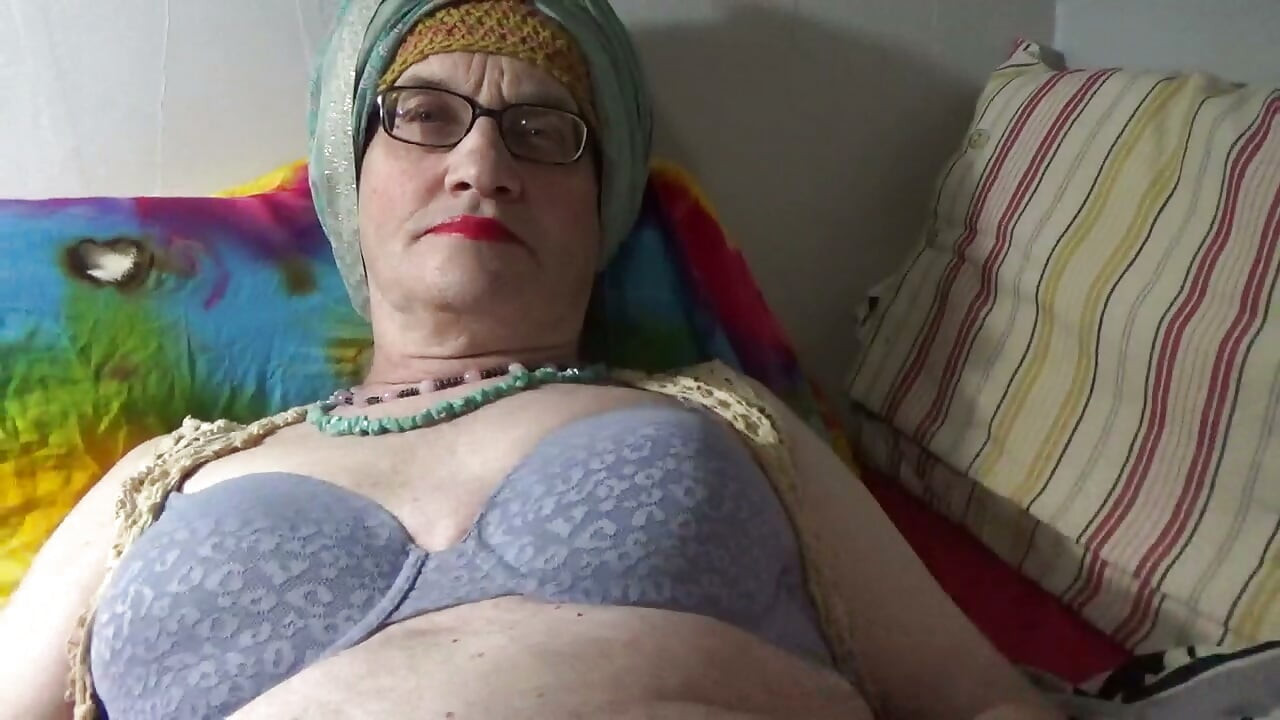 Pulchna ladyboyka Serge Ave-Lusin. 2026jb