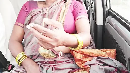 Hintli hizmetçi ev sahibiyle arabada seks yapıyor