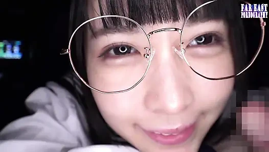 Puppe wie glückseligkeit mit einem dunkelhaarigen necken auf einem verspielten makeover-date ep-5