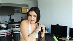 家中痴女義理の妹とセックス-（パート1）メラニー・カセレス-ミラノ（ガーフィールド）-スペインポルノ