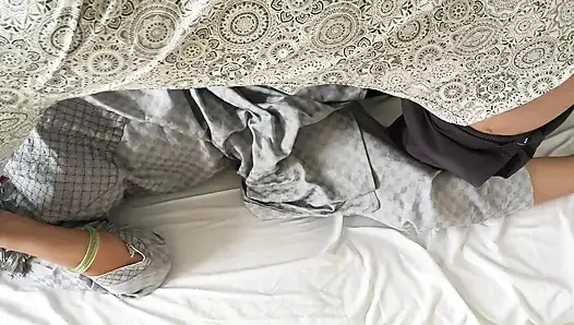 Деревенская дези девушка тугая киска на улице, первый секс, горячая красивая индийская девушка, секс вирусные ММС