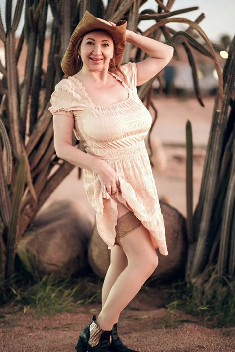 Sexy Milf - cowgirl