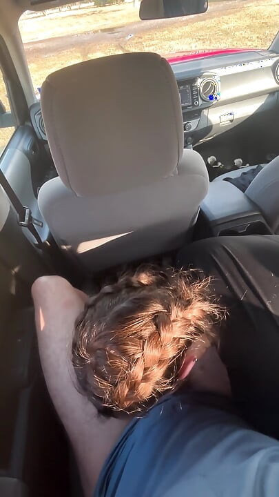 18 Yeard Old Tinder Date Gives Sloppy Throat In Car