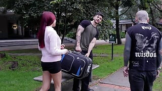 Cheating wife having threesome with neighbors, SHE DOESN'T WANT TO MOAN so as not to make noise.