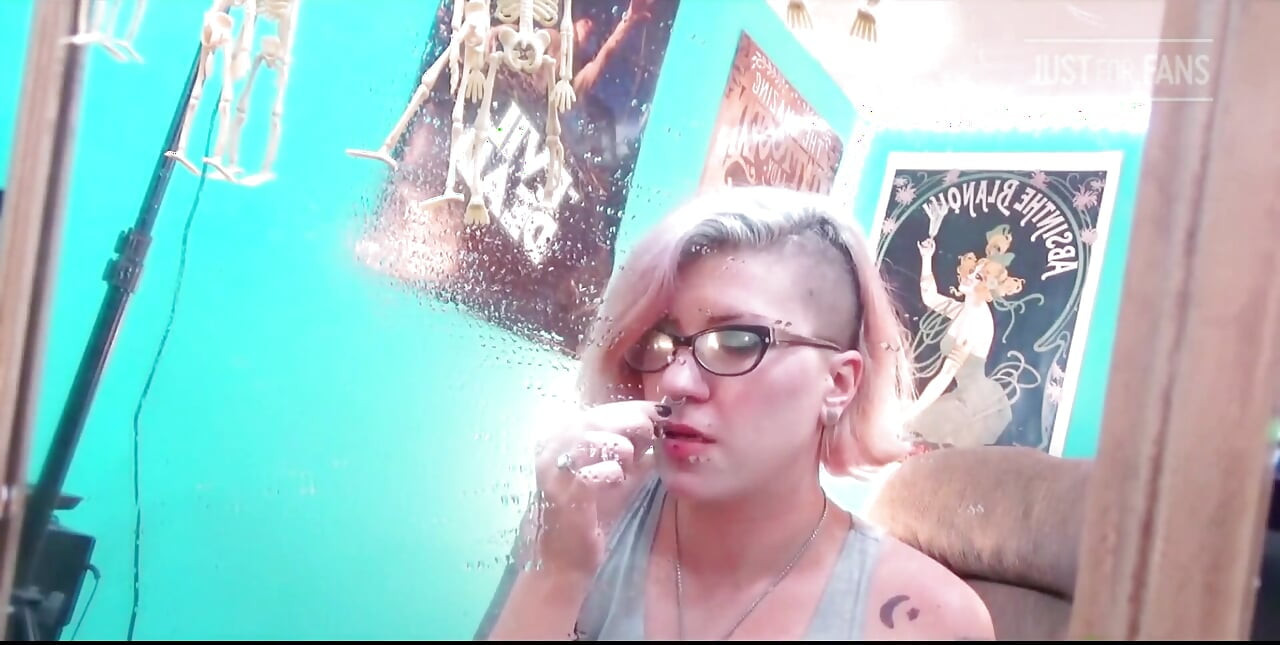 Mirror Sneezing